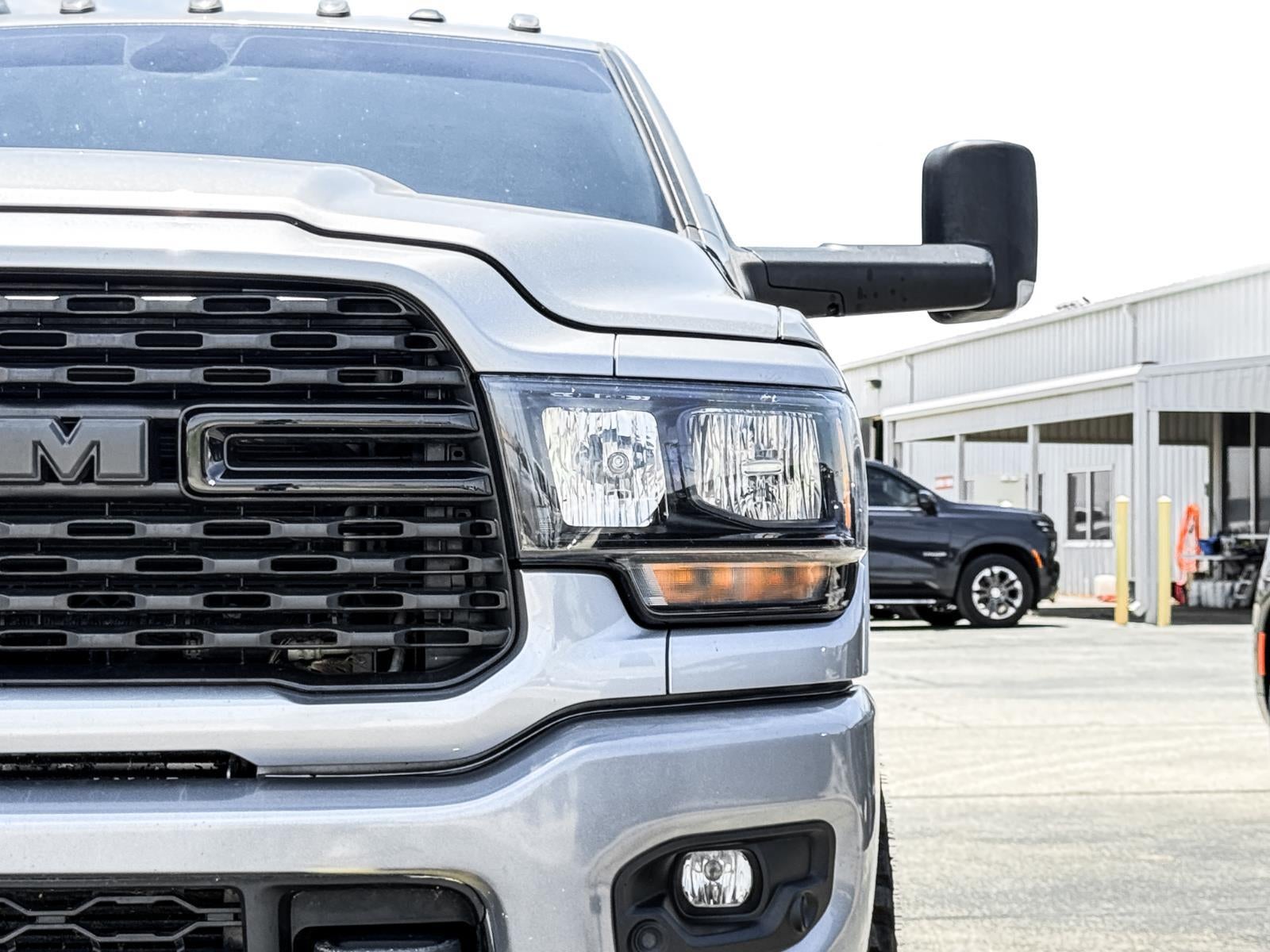 2022 RAM 3500 — detail view